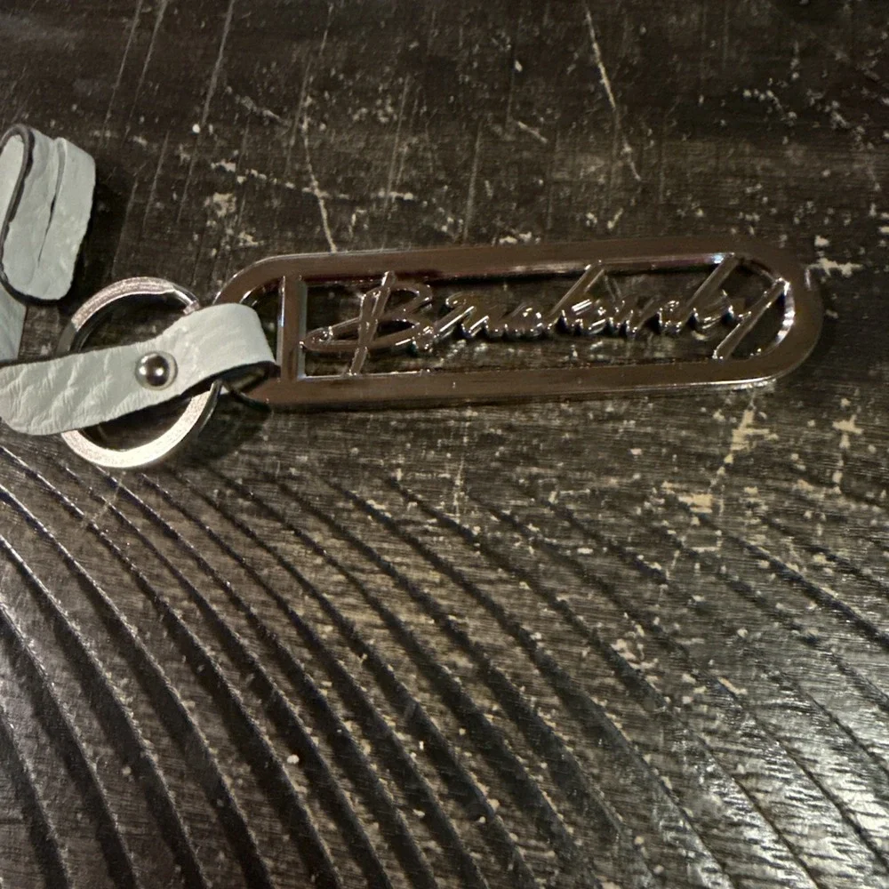 B. MAKOWSKY Metal Leather Purse Charm Keychain Key Ring. E 269